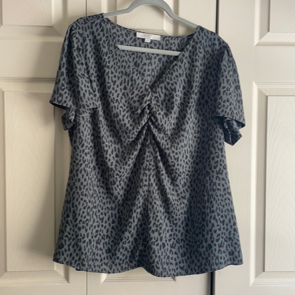 Grey Leopard LOFT Plus Shirt
